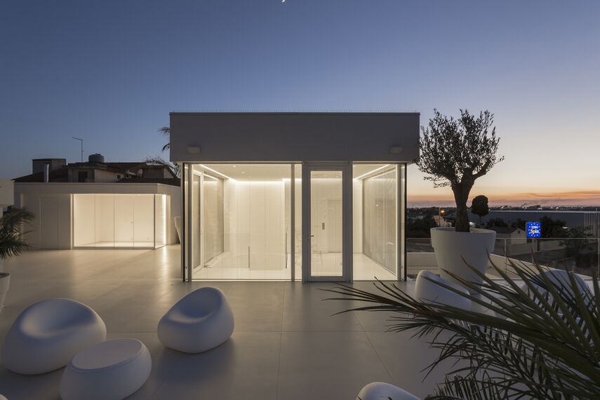 HiFinity Slankiosios ir Sulankstomos, SlimPatio 68 Slankiosios ir Sulankstomos ir CS 77 Hidden Vent Langai - Dental Clinic Decorato įsikūręs Ragusa, Italy