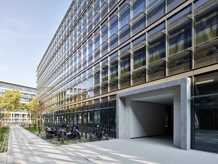 ConceptWall 86 Fasadai, ThermoSystem 68 Langai, ConceptWall 50 Fasadai ir TS 68-HV Langai - Office building Jardins du Lou įsikūręs Lyon, France