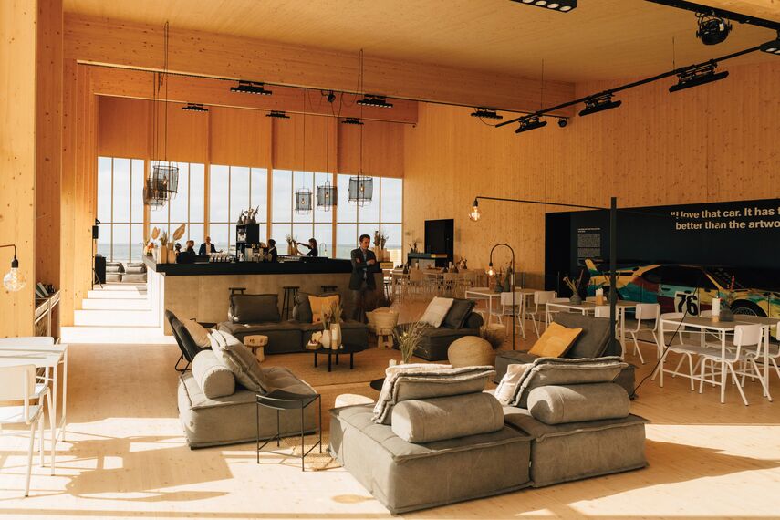 SlimLine 38 Langai ir ConceptFolding 77 Slankiosios ir Sulankstomos - Entertainment BMW Artville įsikūręs Knokke-Heist, Belgium