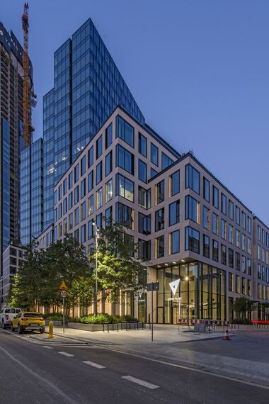 ConceptWall 50 Fasadai, MasterLine 8 Langai, CW 50-HI Fasadai, CW 50-SC Fasadai, MasterLine 8 Standard Langai ir MasterLine 8 Langai - Varso 1 & 2 įsikūręs Warsaw, Poland