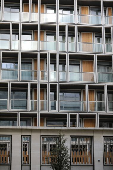 ConceptSystem 77 Durys, ConceptPatio 130 Slankiosios ir Sulankstomos, CS 86-HI (c) Atšauktos sistemos, CW 86 Standard Fasadai ir CW 86-EF Fasadai - 190 The Strand įsikūręs London, United Kingdom