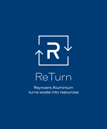„ReTurn“ logotipas mėlyname fone