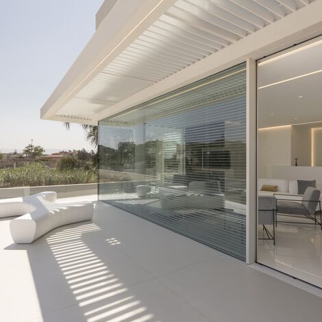HiFinity Slankiosios ir Sulankstomos, SlimPatio 68 Slankiosios ir Sulankstomos ir CS 77 Hidden Vent Langai - Dental Clinic Decorato įsikūręs Ragusa, Italy