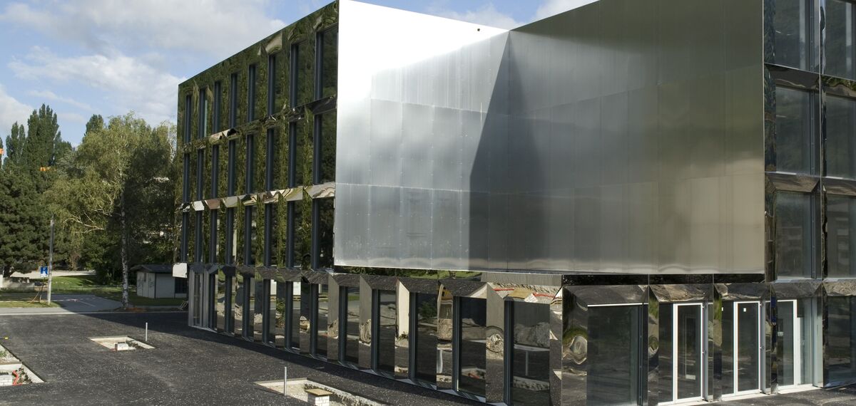 CS 86-HI (c) Atšauktos sistemos ir ConceptWall 50 Fasadai - College/University Technical Vocational School Visp įsikūręs Visp, Switzerland